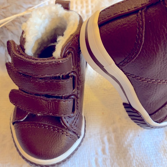 NEW*Gymboree baby winter high tops - Picture 2 of 6